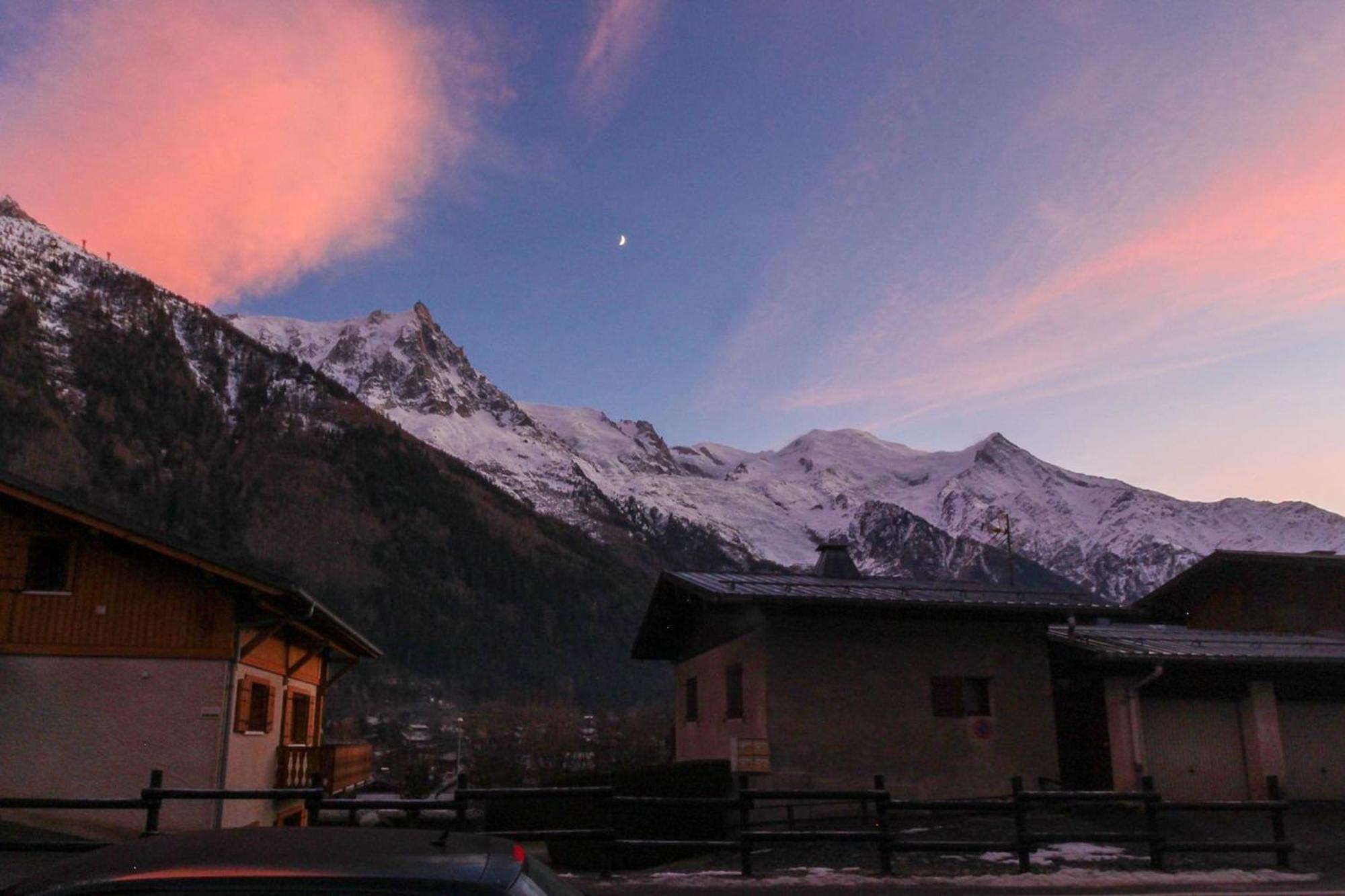 Les Pecles Mt Blanc - Chamonix Center Apartman Kültér fotó